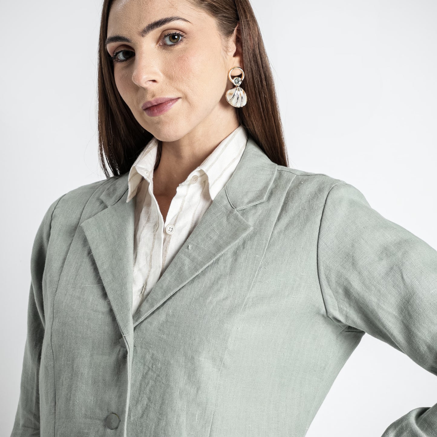 Belucci – Tailored Notch Lapel Linen Blazer – Olive