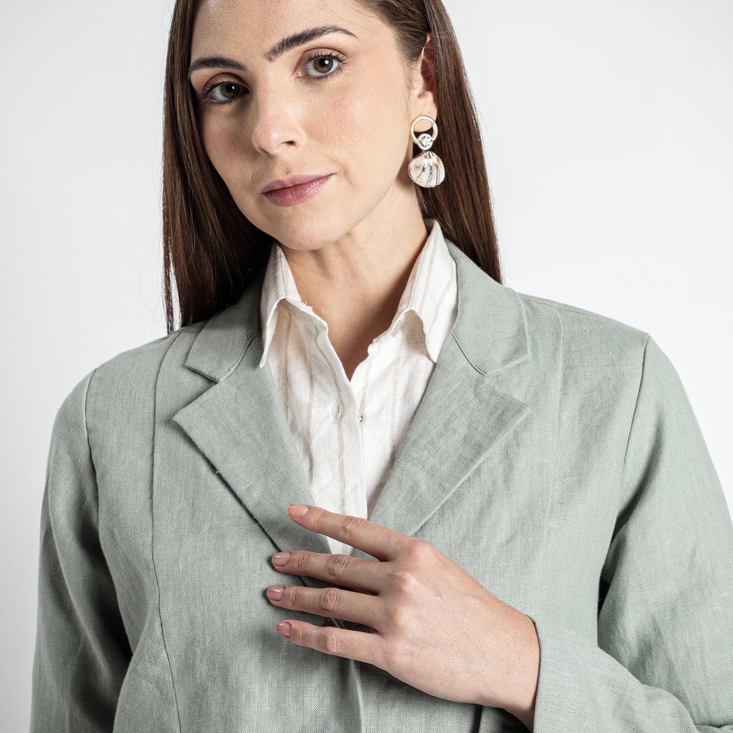 Belucci – Tailored Notch Lapel Linen Blazer – Olive