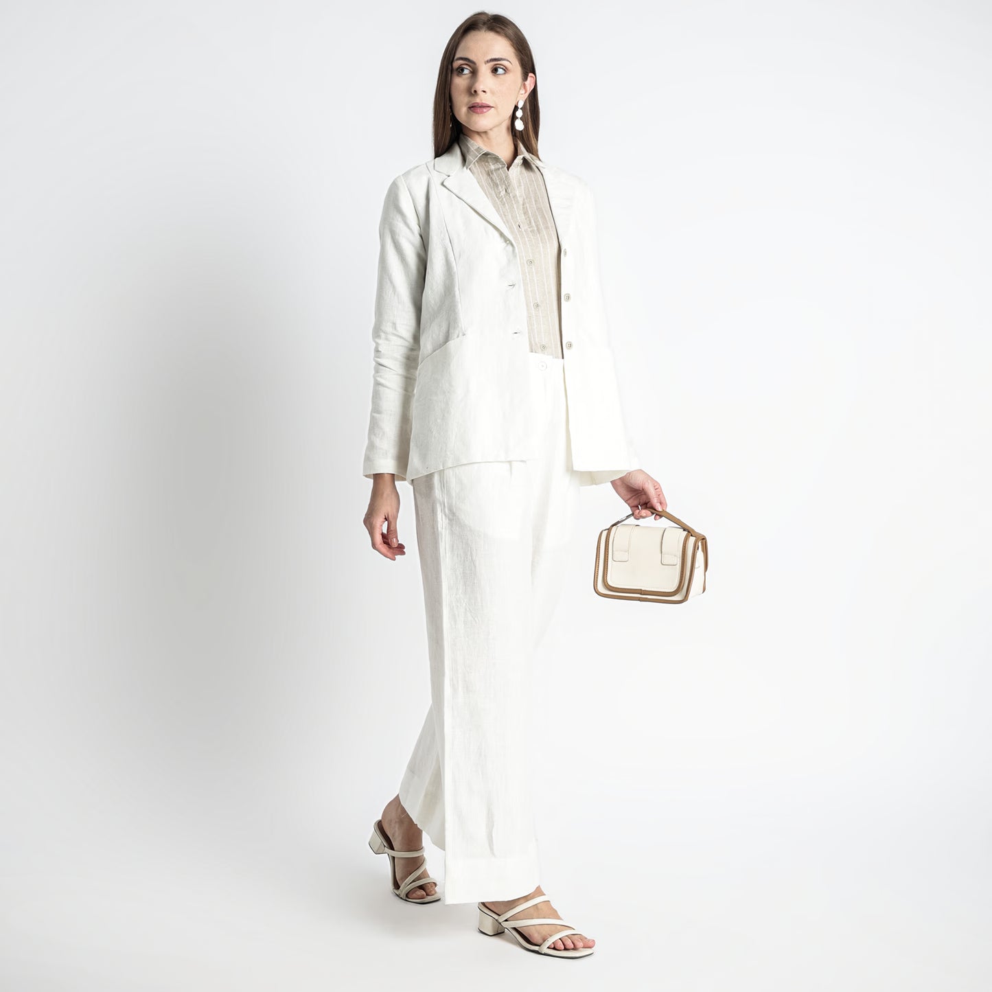 Belucci – Tailored Notch Lapel Linen Blazer – Ivory