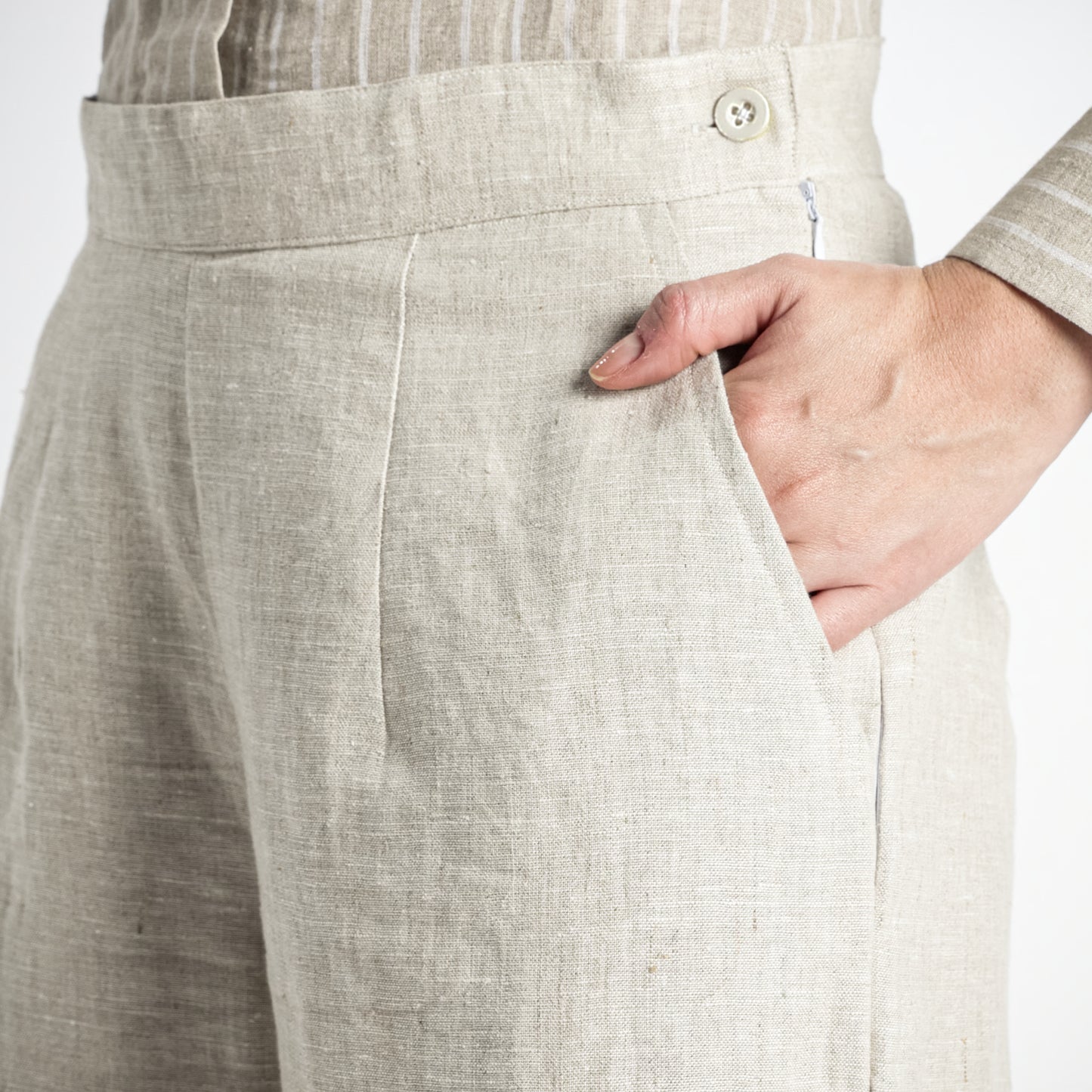 Moscow – Double Pleated Straight-Leg Linen Trousers – Sand