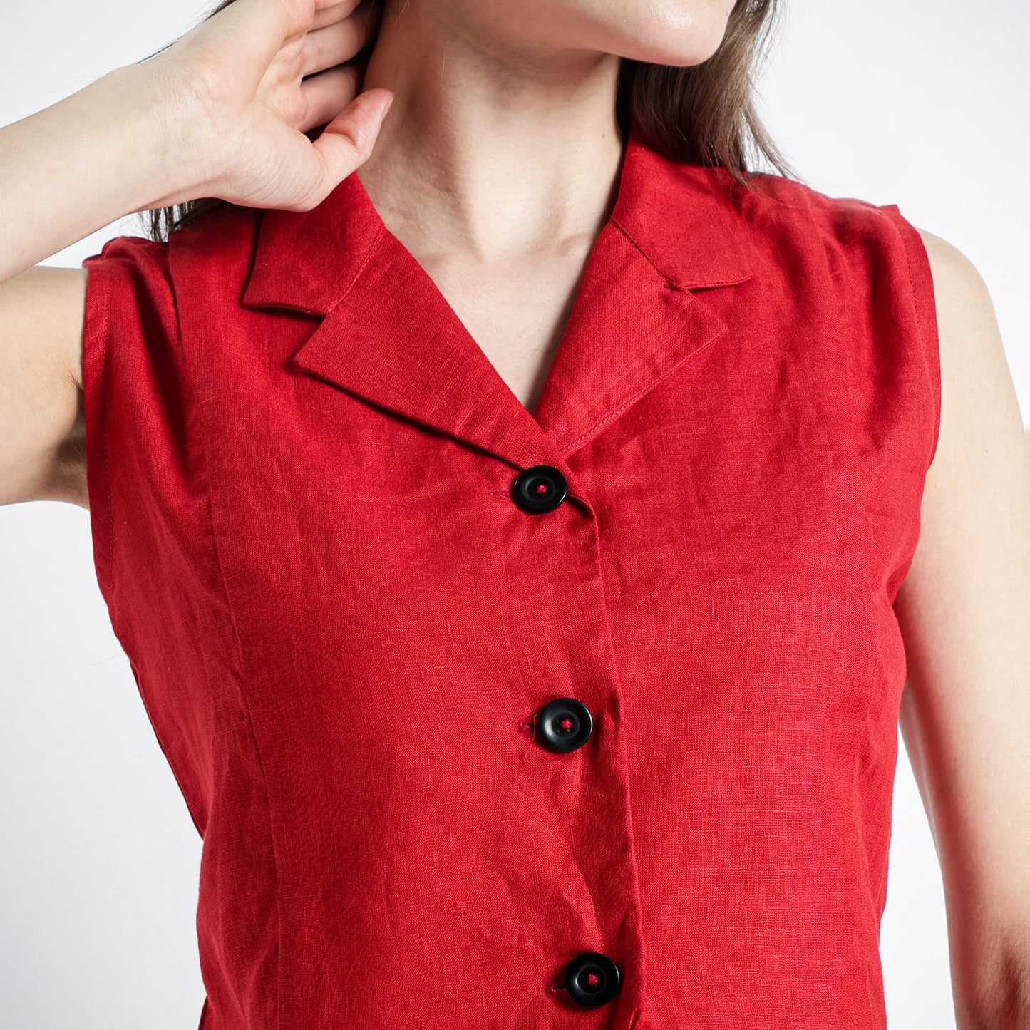 Laura – Tailored Notch Lapel Linen Vest Top – Crimson