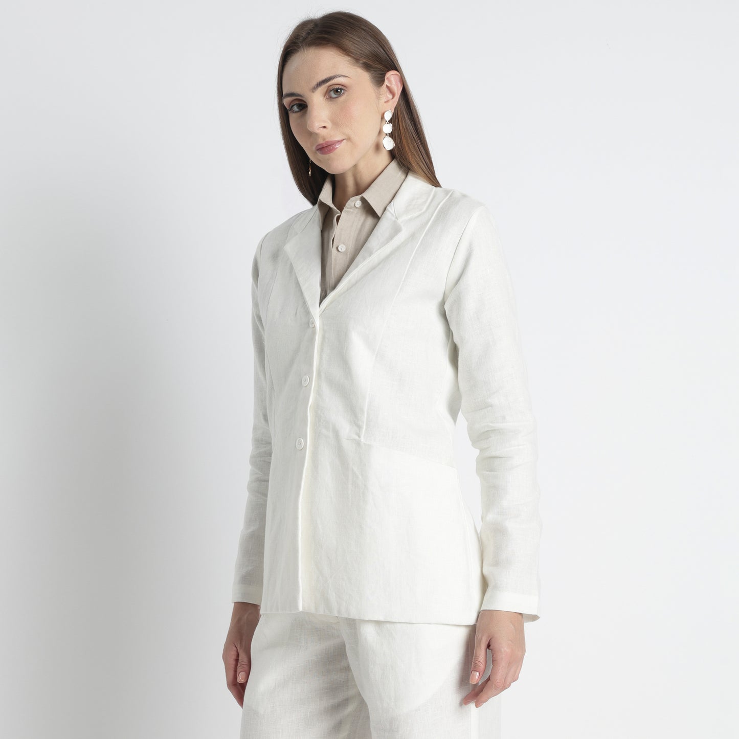 Belucci – Tailored Notch Lapel Linen Blazer – Ivory