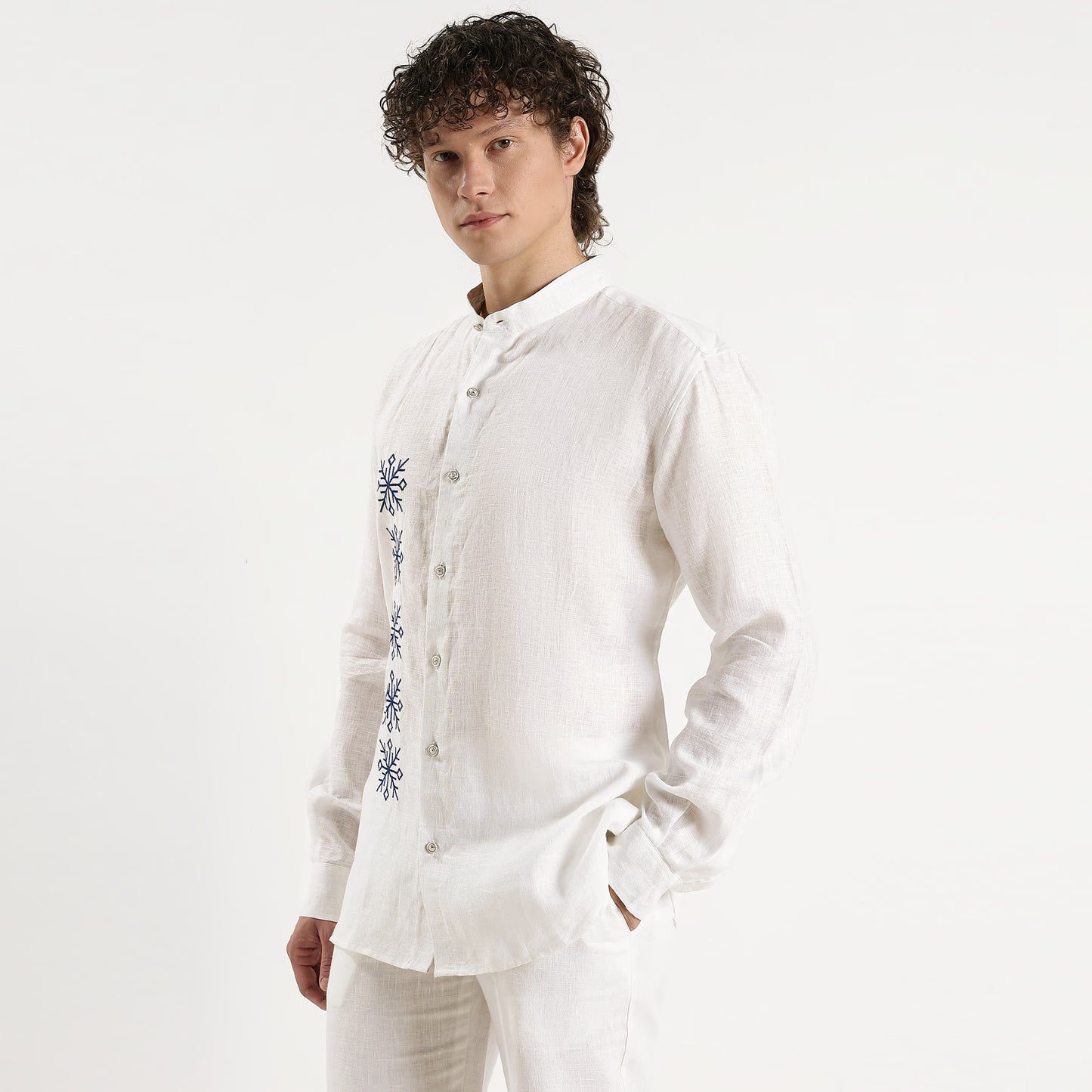 Symbol – Snowflake Embroidered Linen Shirt – Blanc