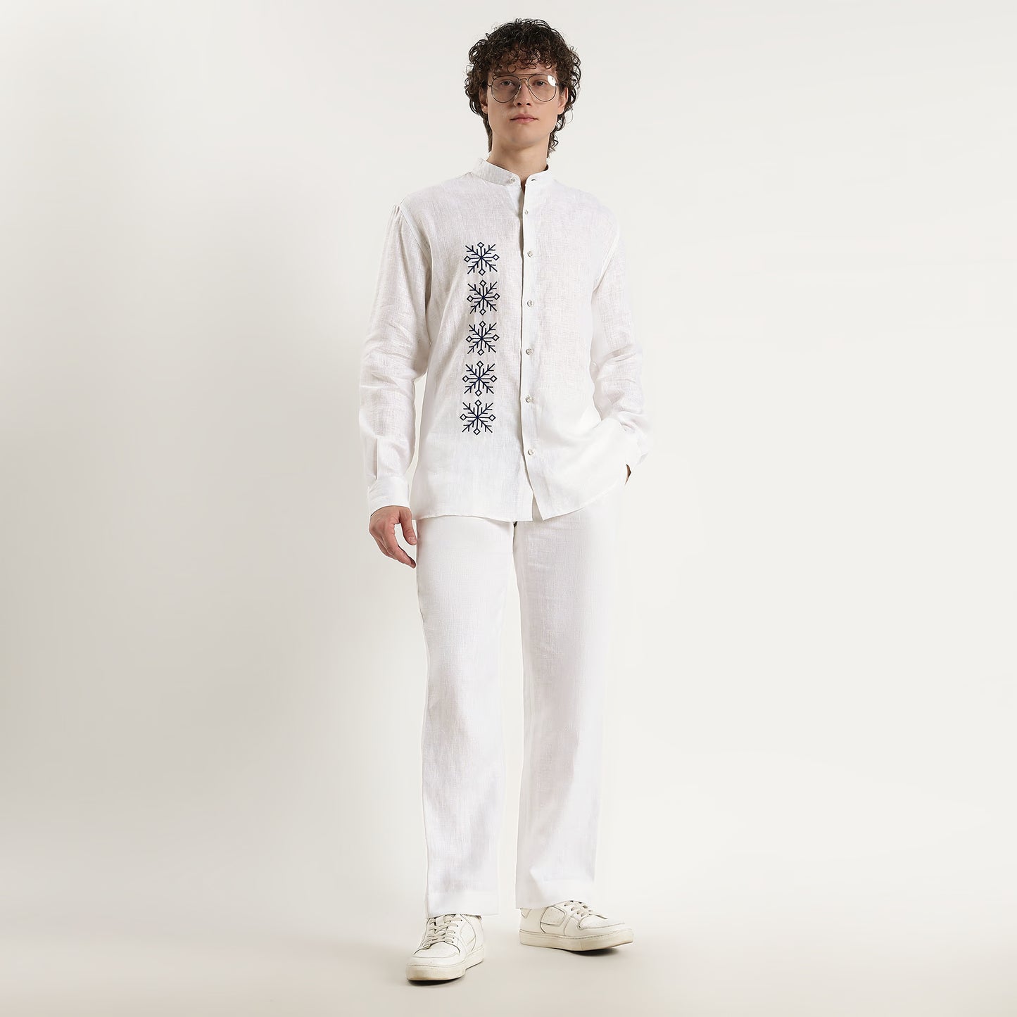 Symbol – Snowflake Embroidered Linen Shirt – Blanc