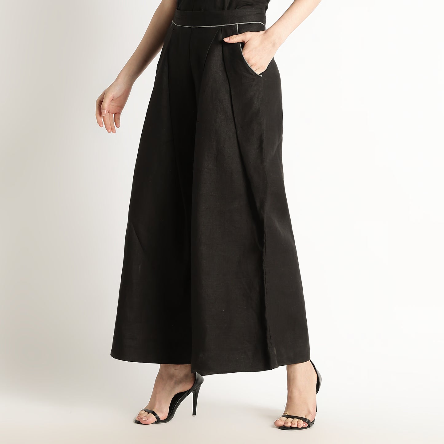 Audrey – Premium Pleated Wide-Leg Linen Trousers – Noiré