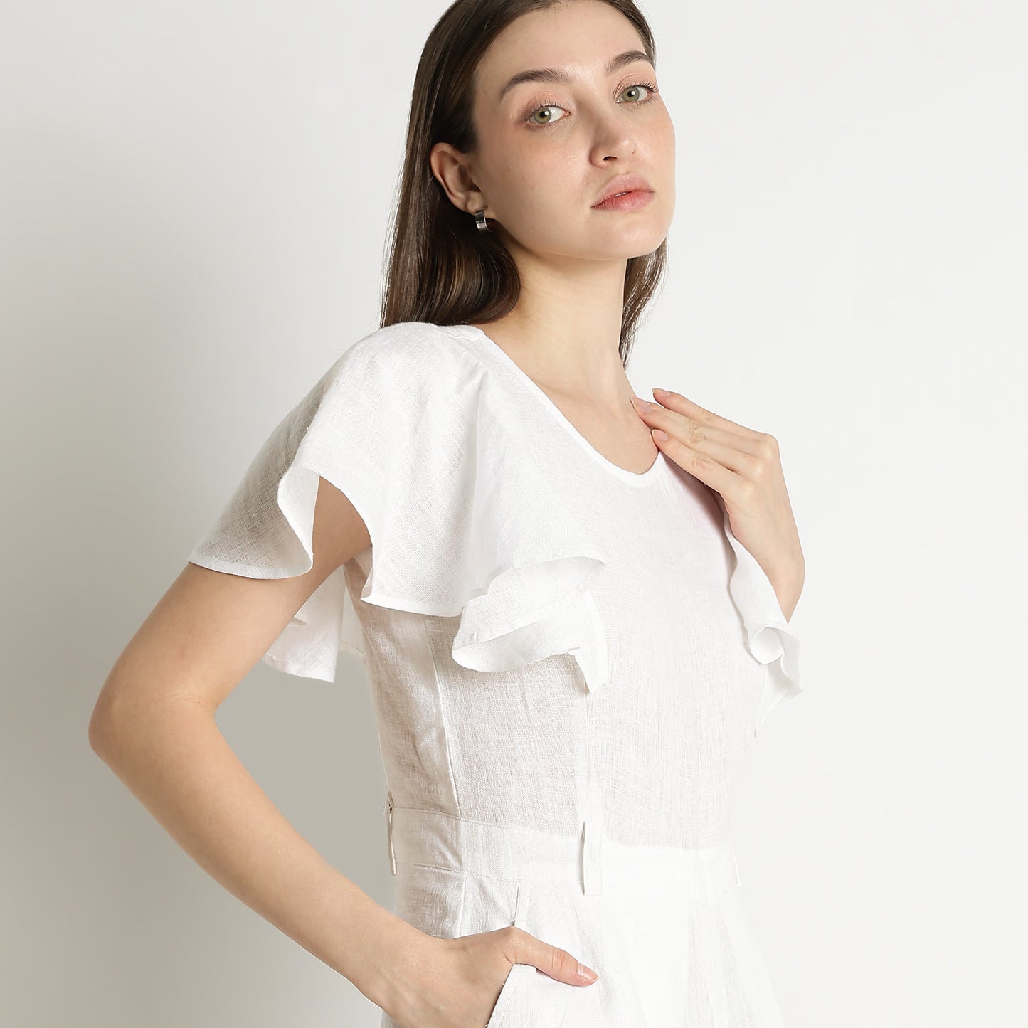 Verona – Fluid Ruffle Sleeve Linen Jumpsuit – Blanc