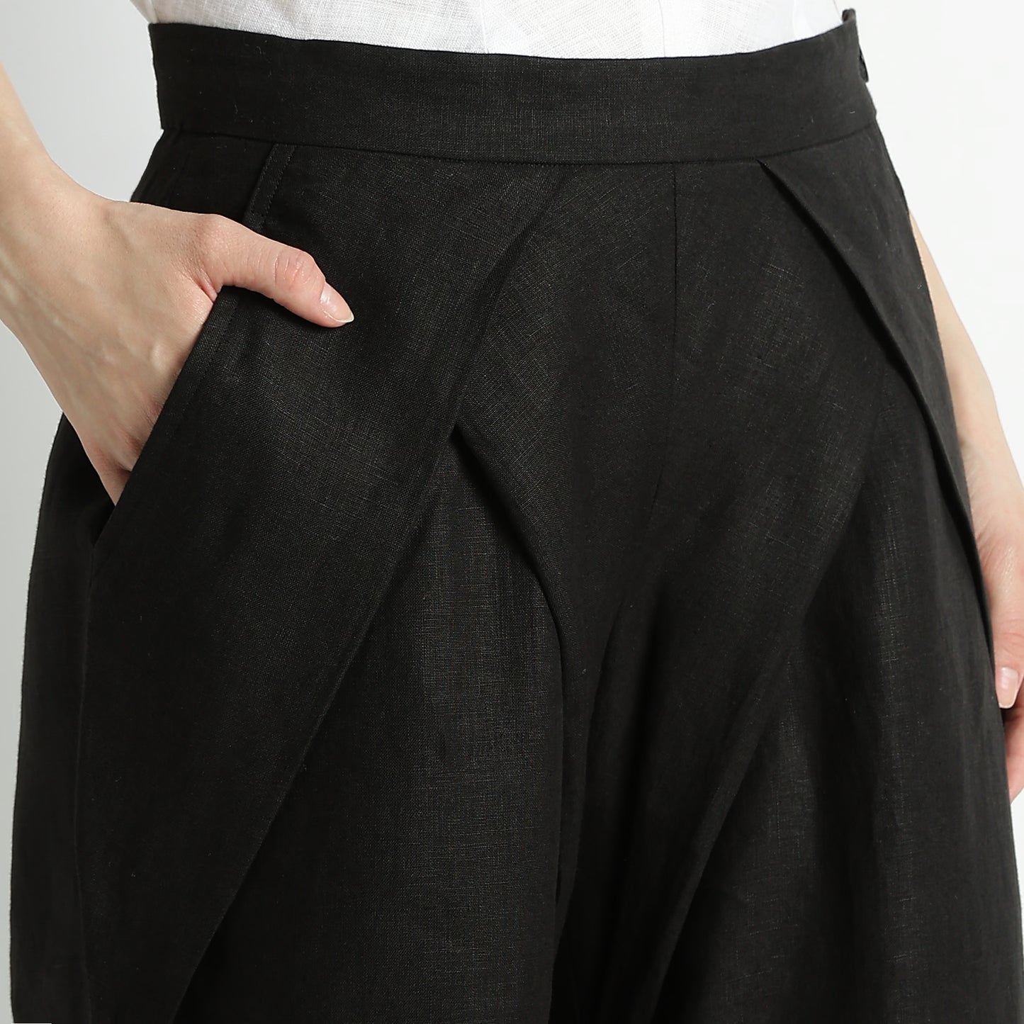 Cleopatra – Premium Tulip Wrap Linen Trousers – Noiré