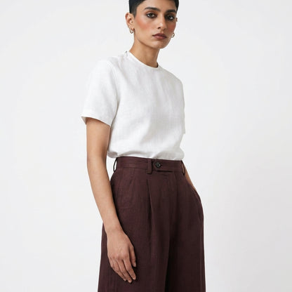 Pura – High-Waisted Pleated Linen Trousers – Coffee