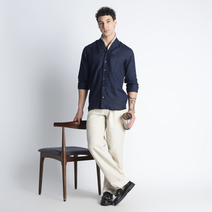 Men’s casual linen shirt in indigo with a refined, relaxed finish